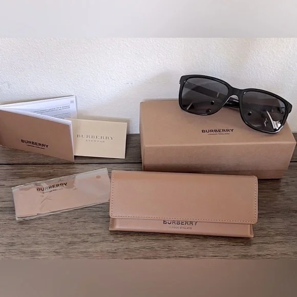 NWT [Burberry] Square Black/Grey Signature Plaid Sunglasses, Men’s or Unisex - Picture 3 of 16